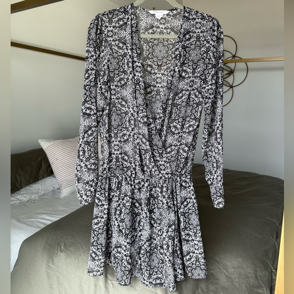 BCBGeneration Dresses & Skirts - BCBG Long Sleeve Snake Dress Womens M Black White Grey Y2K Coquette Y2K 00s Boho
